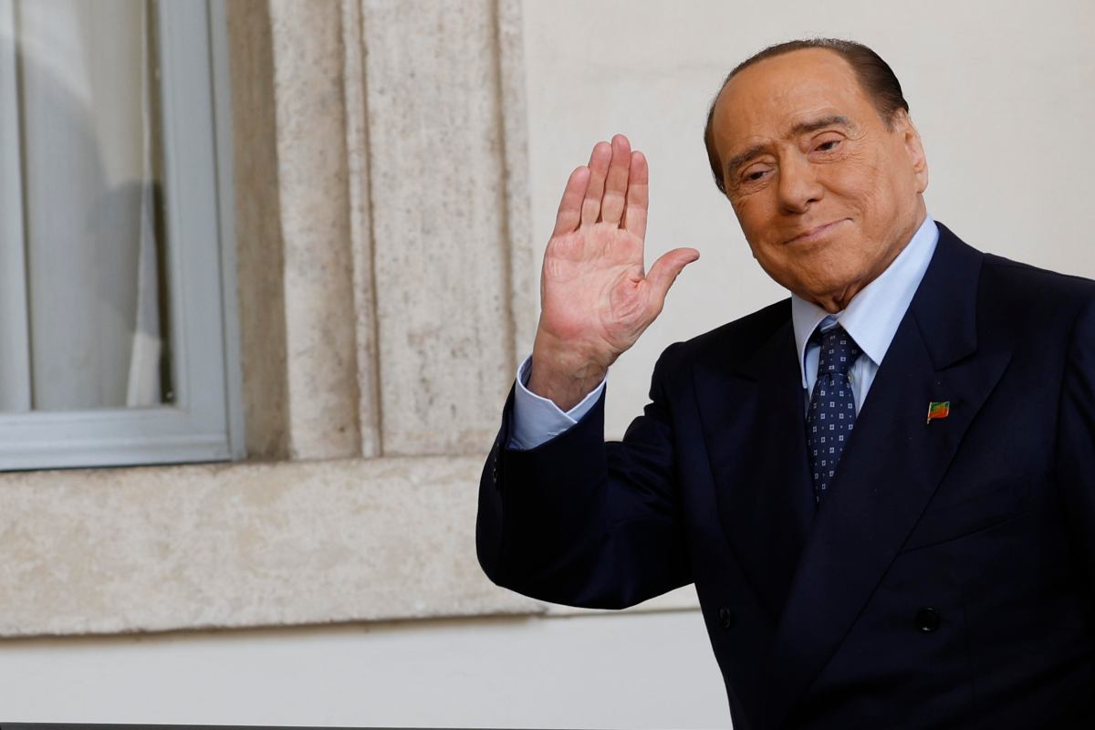 Il saluto di Berlusconi